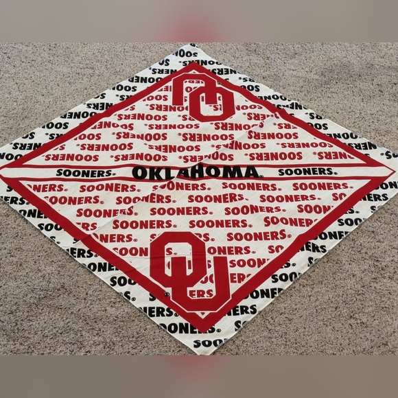 Oklahoma 22”Square Collegiate - Sooner, Banner, Bandana, etc - Picture 2 of 2
